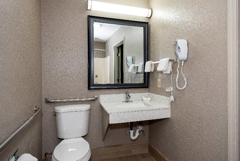 Red Roof Inn Bay Minette image 7