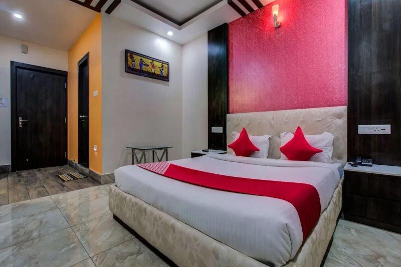 Hotel Madhuvan — exterior view