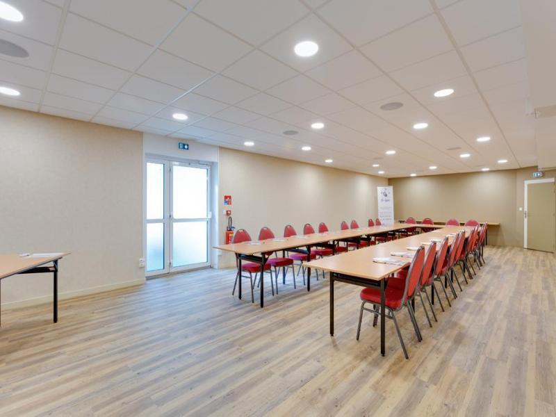 Brit Hotel Le Cygne image
