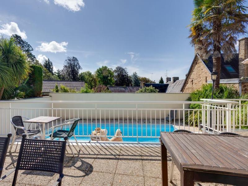 Brit Hotel Le Cygne image