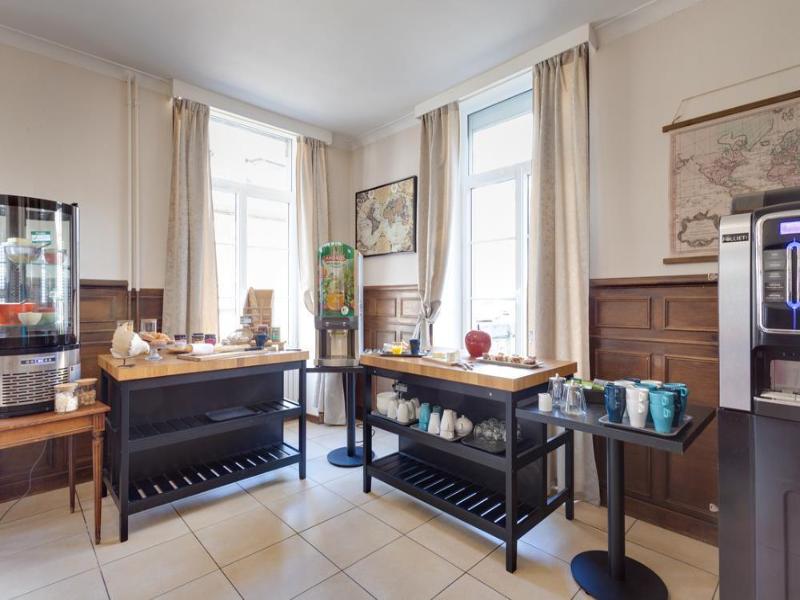 Brit Hotel Le Cygne image