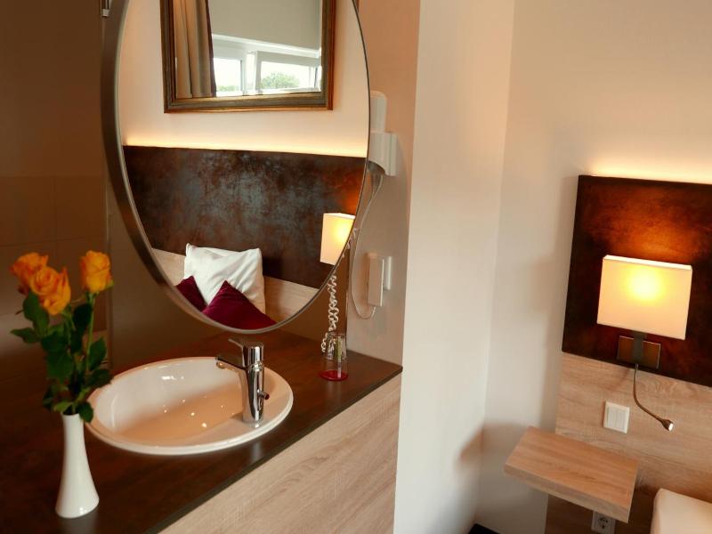 Business Class Hotel Ebersberg image