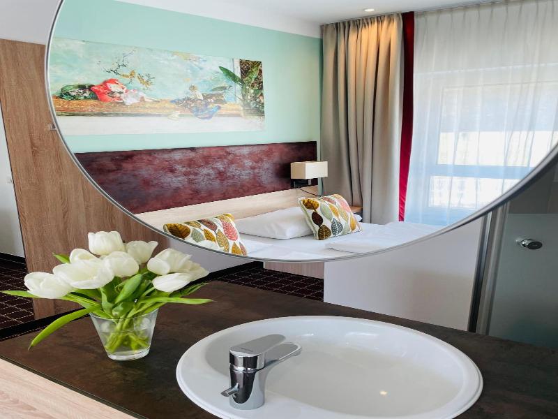 Business Class Hotel Ebersberg image