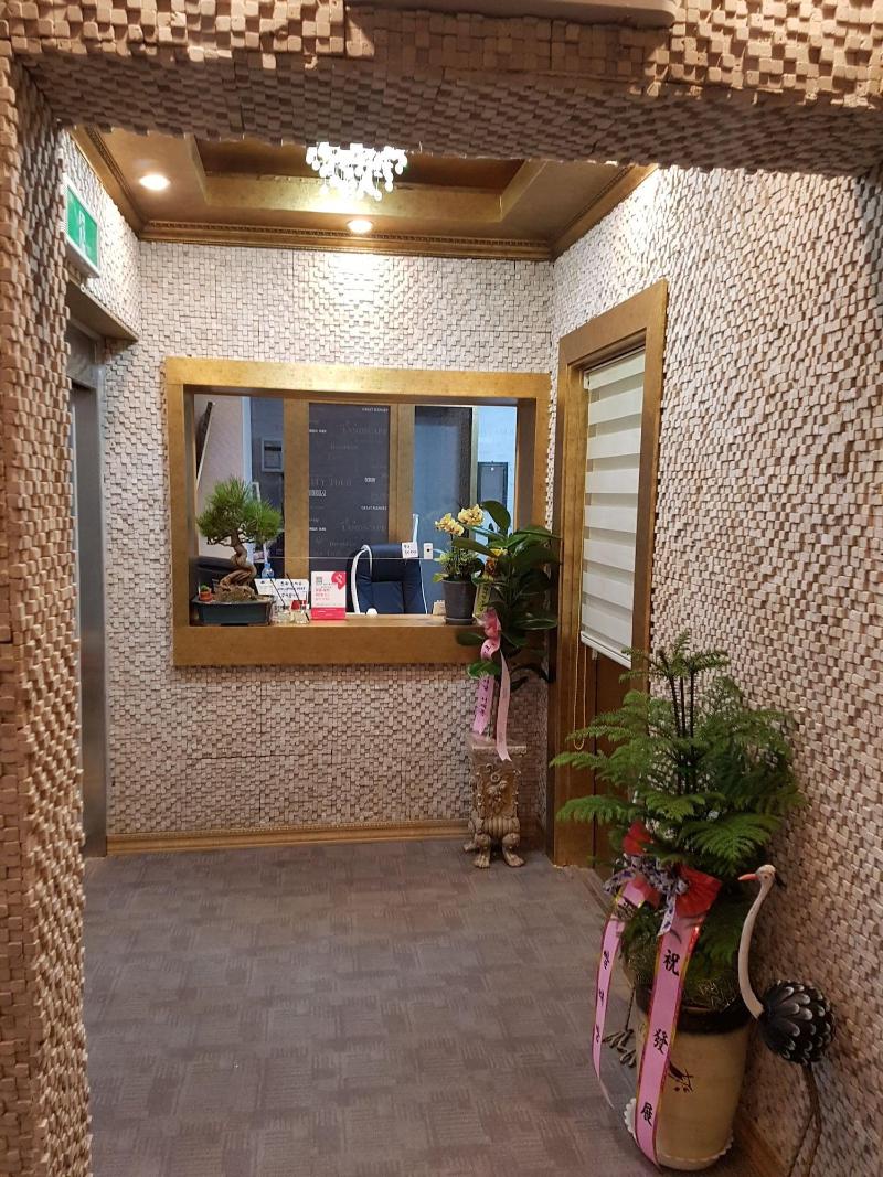 Business Hotel image