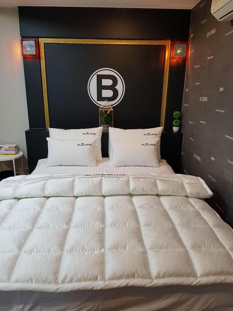 Business Hotel image