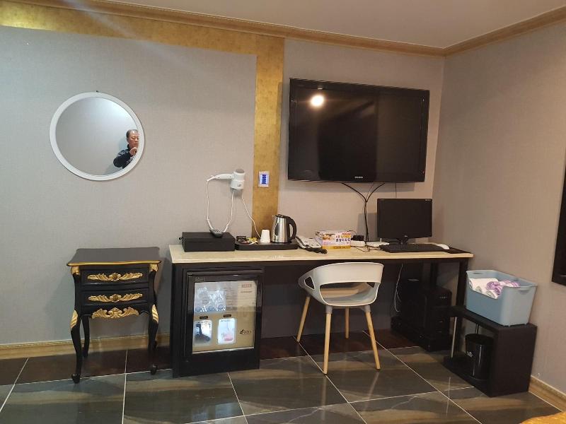 Business Hotel image