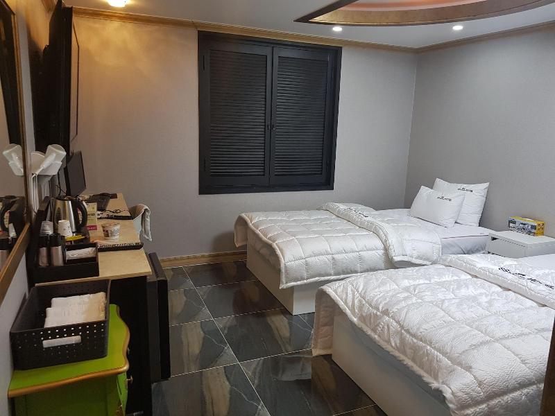 Business Hotel image