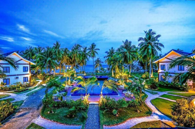 Retreat Siargao Resort image