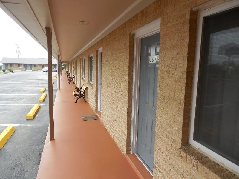 River Heights Motel image
