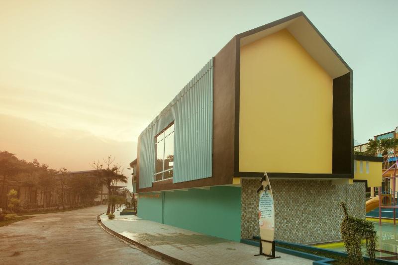 River Walk Urban Camping House image