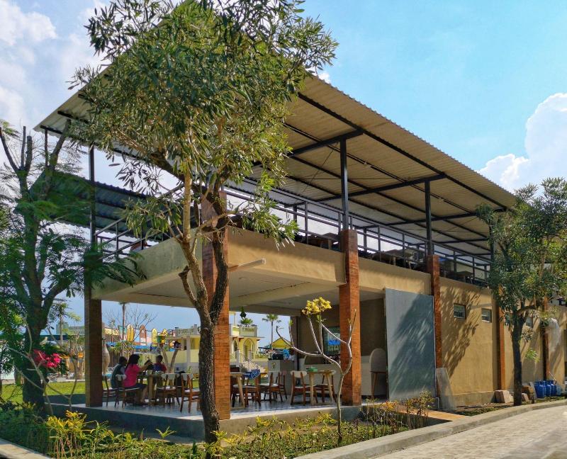 River Walk Urban Camping House image