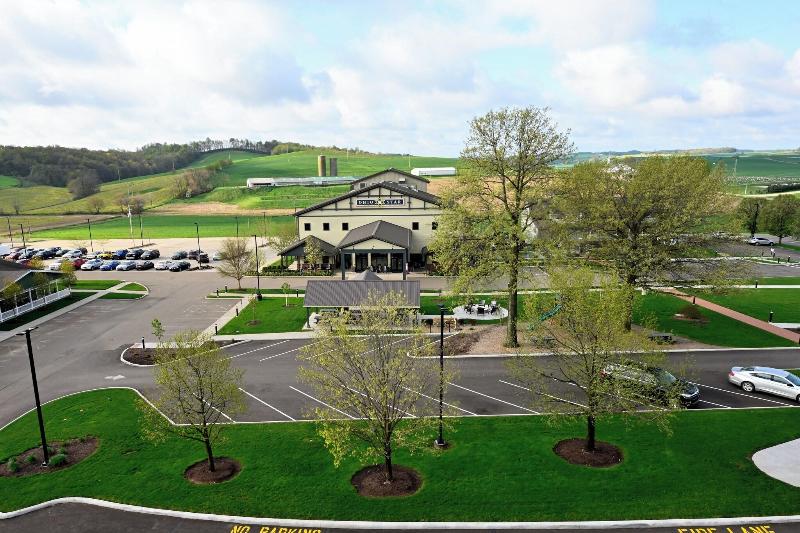 Carlisle Inn Sugarcreek image