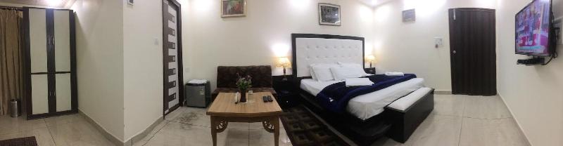 Hotel Platinum Plaza image
