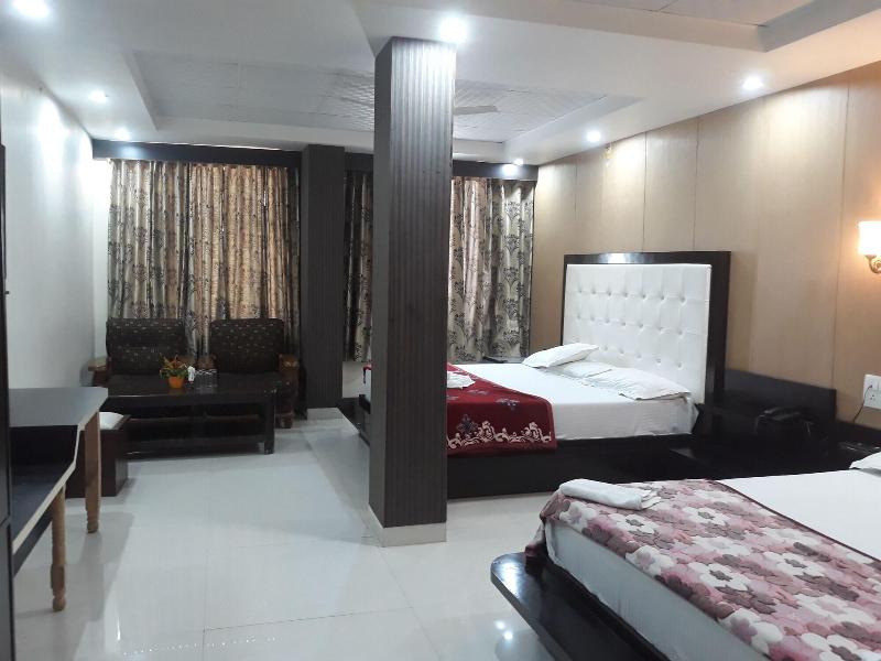 Hotel Platinum Plaza image