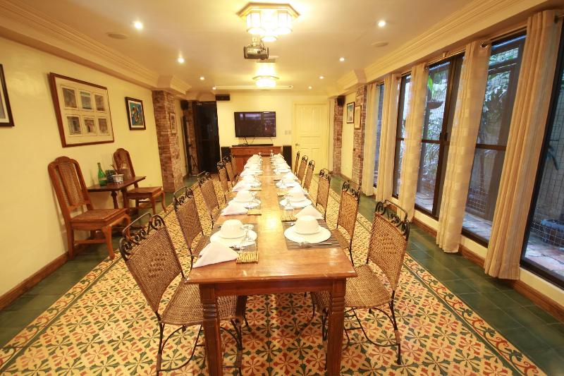 Roxas President's Inn image