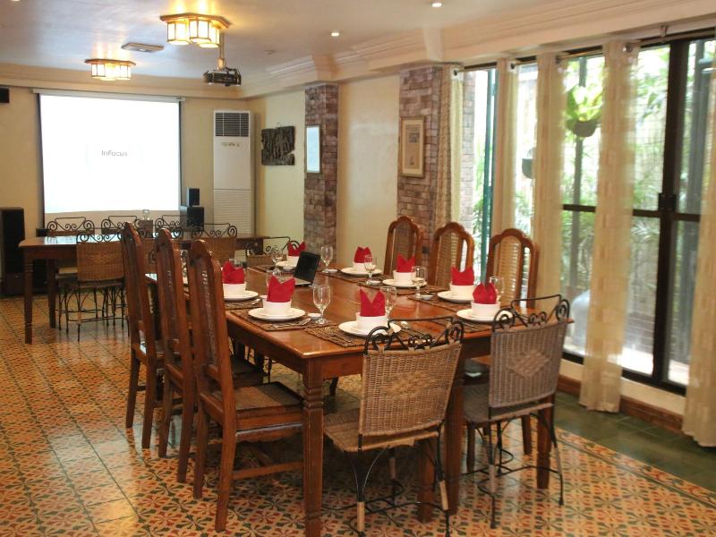 Roxas President's Inn image