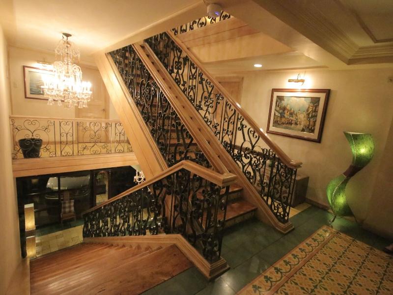 Roxas President's Inn image