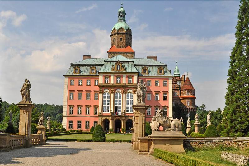 Hotel Przy Oślej Bramie - Zamek Książ image