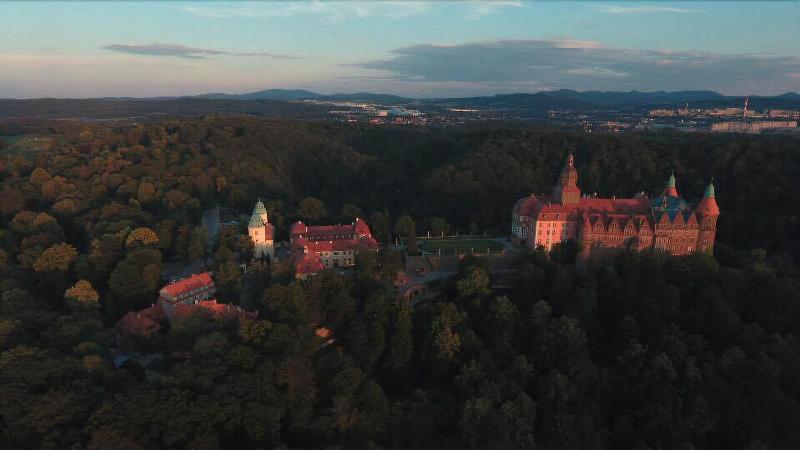 Hotel Przy Oślej Bramie - Zamek Książ image