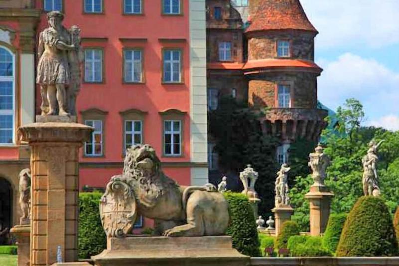 Hotel Przy Oślej Bramie - Zamek Książ image
