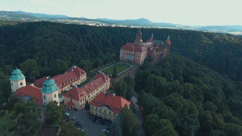 Hotel Przy Oślej Bramie - Zamek Książ image