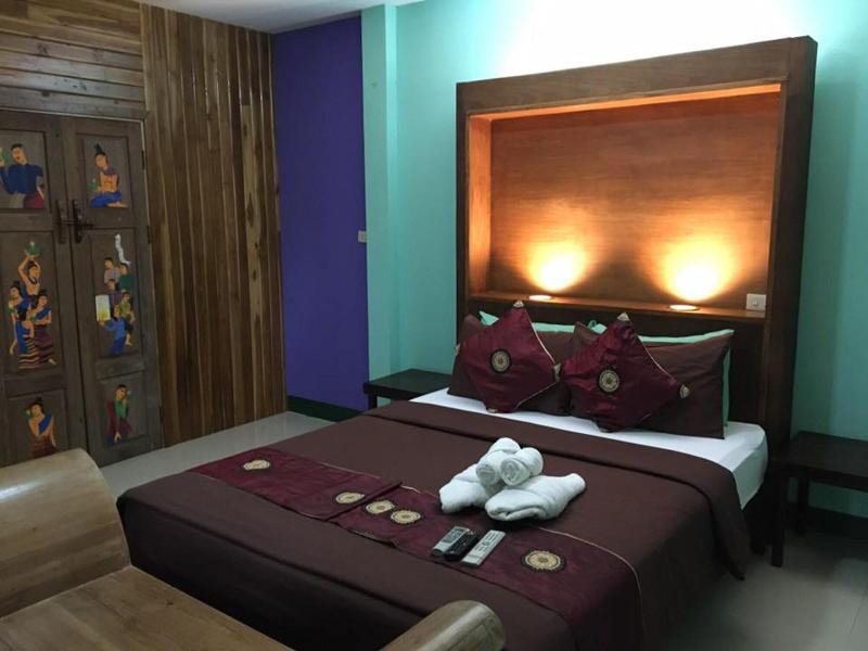 Ruen Kaew Boutique Resort image