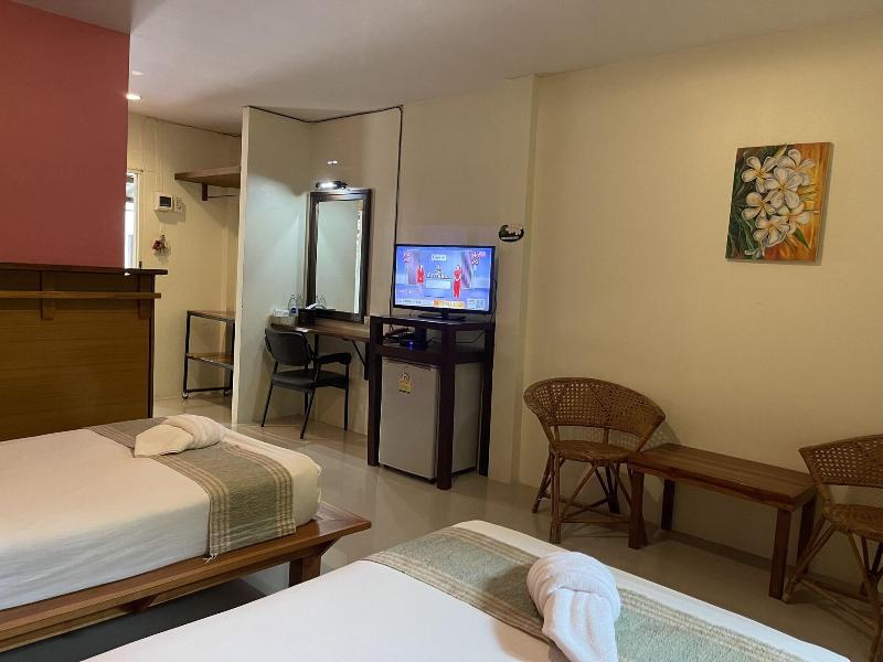 Ruen Kaew Boutique Resort image