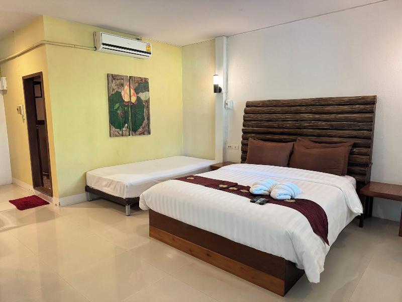 Ruen Kaew Boutique Resort image