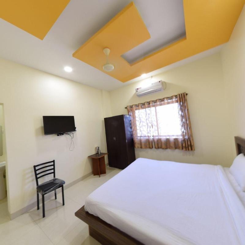 Hotel Radhika Inn — photo 18