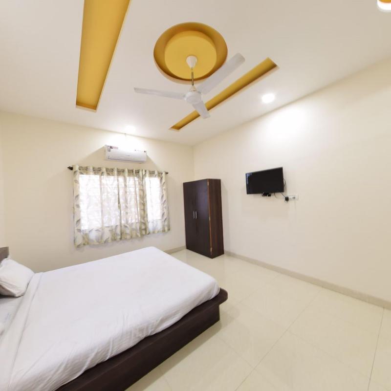 Hotel Radhika Inn — photo 16