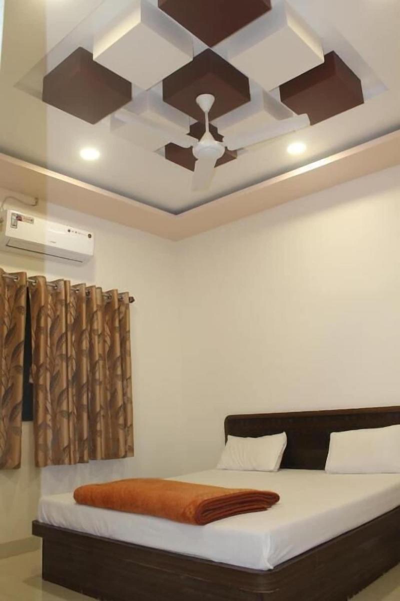 Hotel Radhika Inn — photo 33