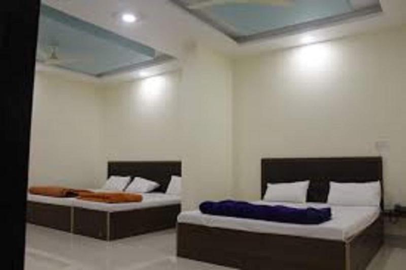 Hotel Radhika Inn 4