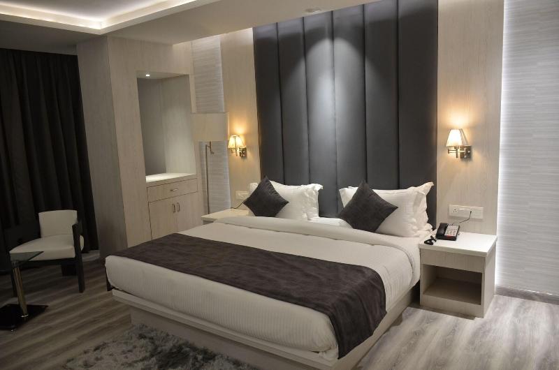 Hotel Radiance image