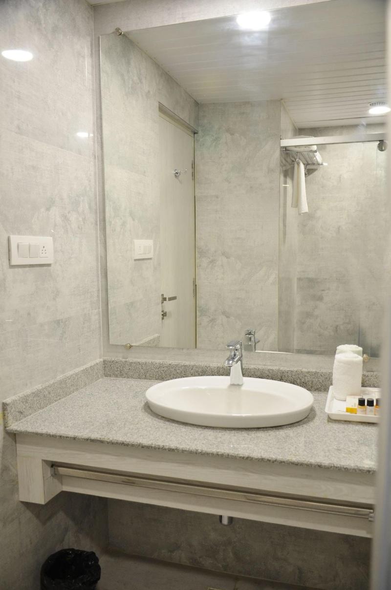 Hotel Radiance image