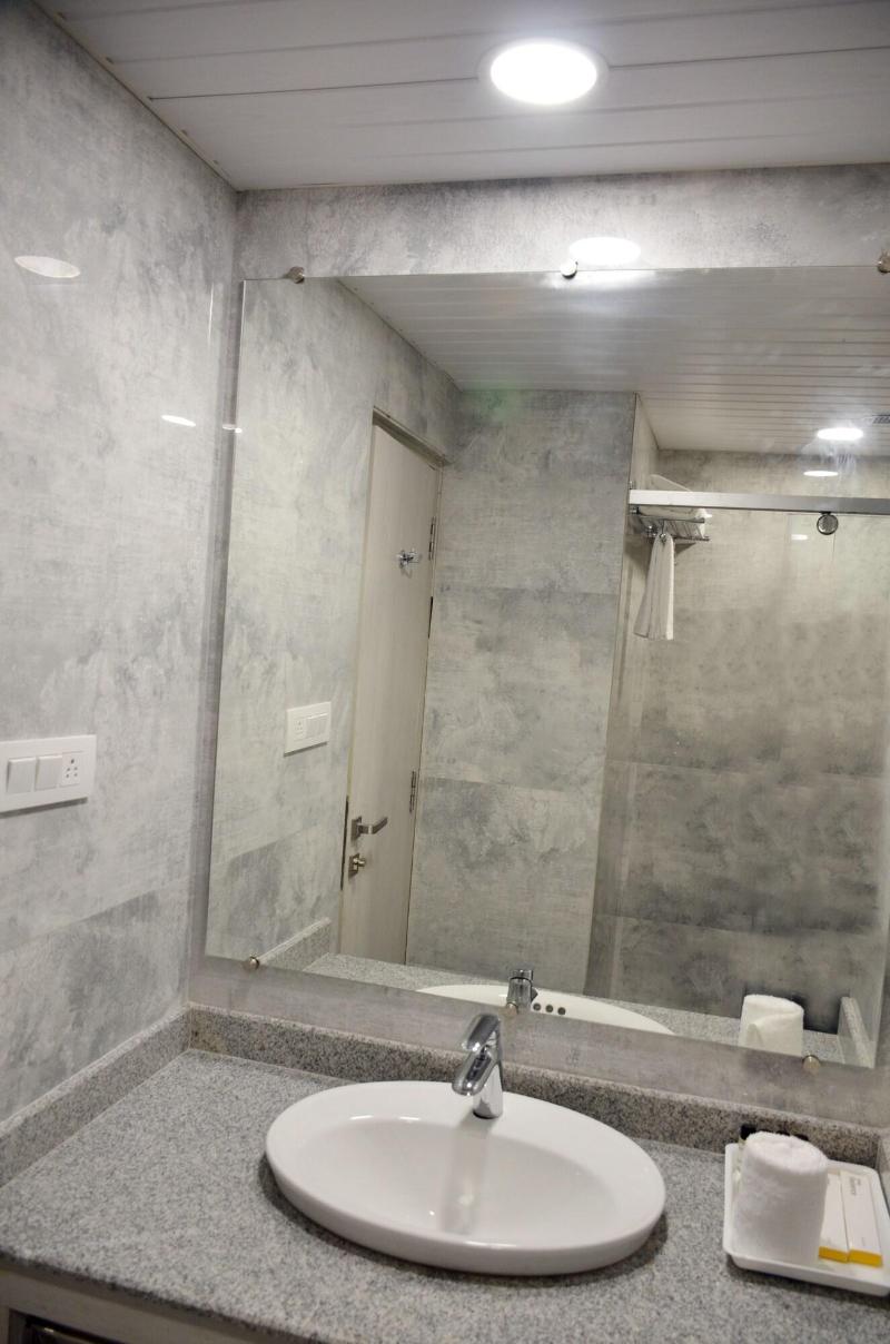 Hotel Radiance image