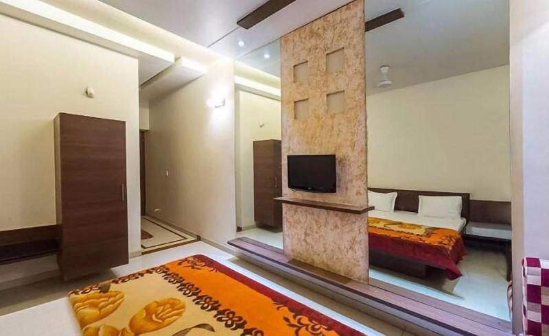 Hotel Rajmandir HAB