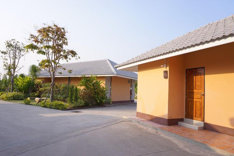 S Ville Resort