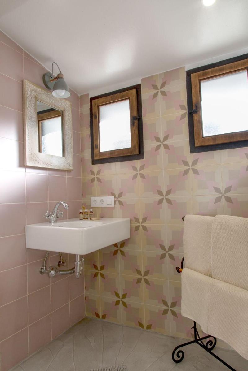 Hotel Rancho Los Lobos image