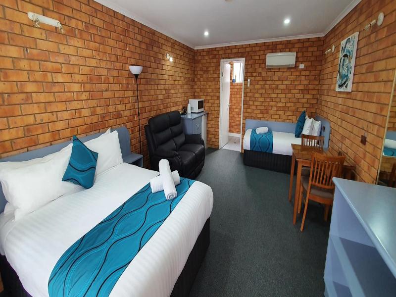 Centrepoint Motel image