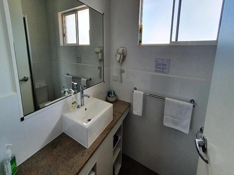 Centrepoint Motel image