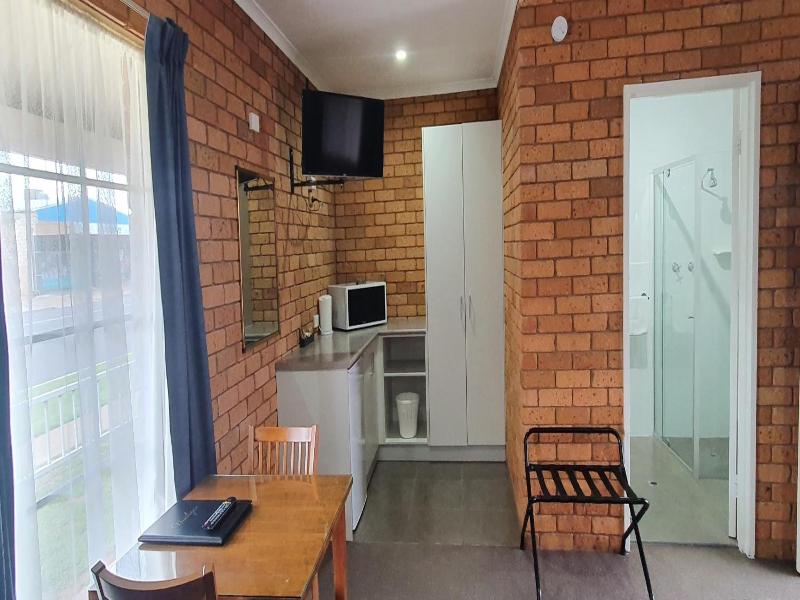 Centrepoint Motel image