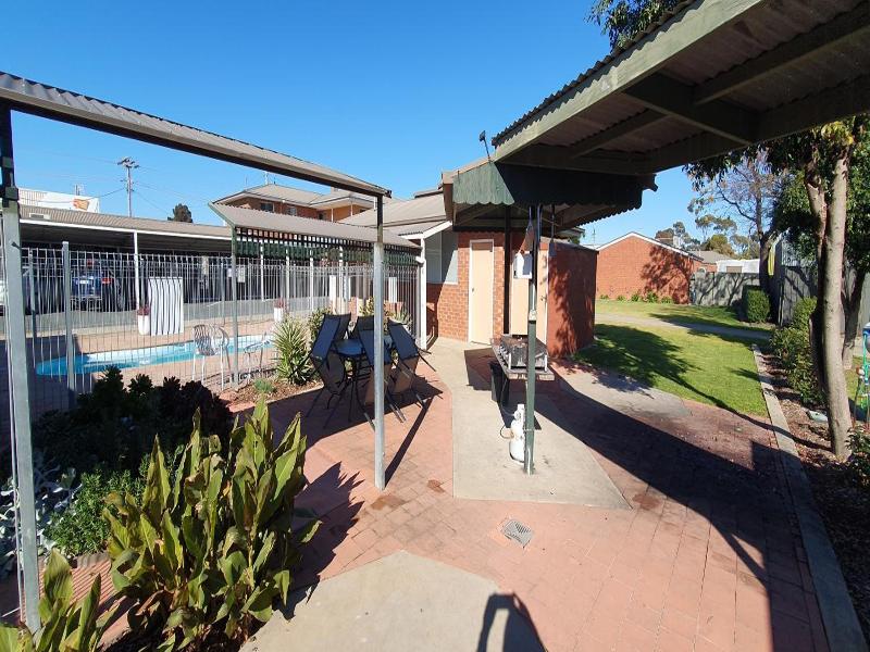 Centrepoint Motel image