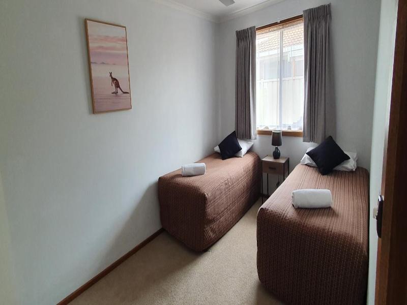 Centrepoint Motel image