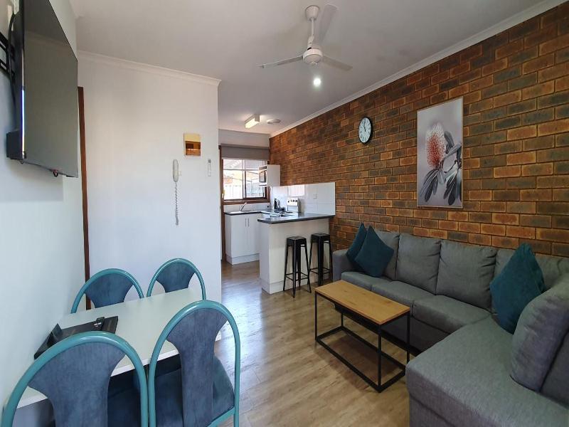 Centrepoint Motel image 1