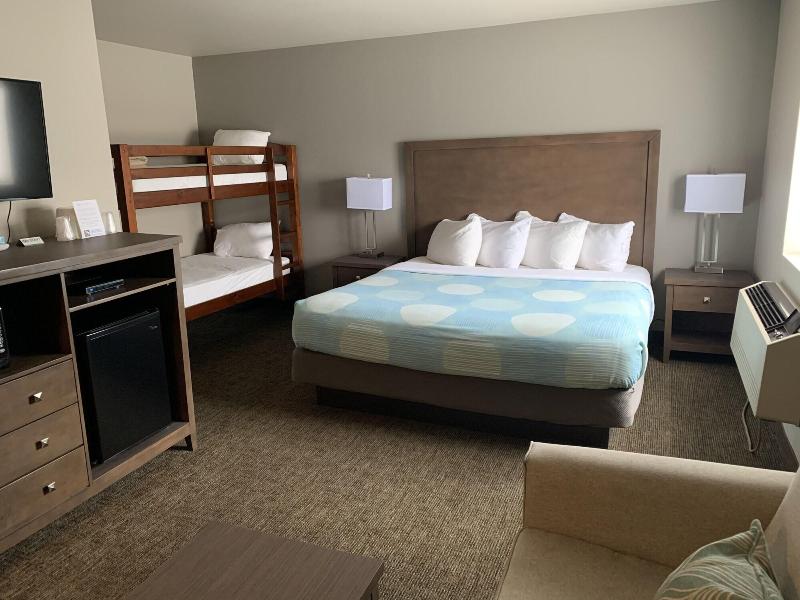 Baymont by Wyndham Monte Vista image
