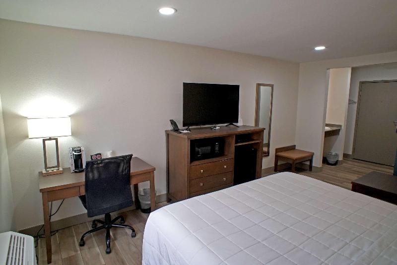 Baymont by Wyndham Monte Vista image