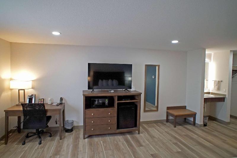 Baymont by Wyndham Monte Vista image
