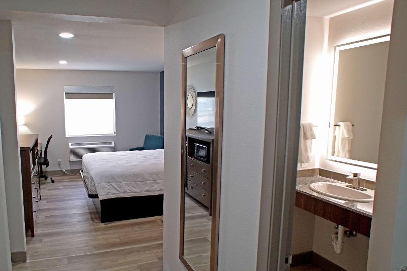 Baymont by Wyndham Monte Vista image