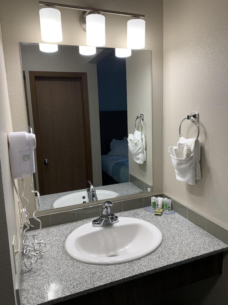 Baymont by Wyndham Monte Vista image