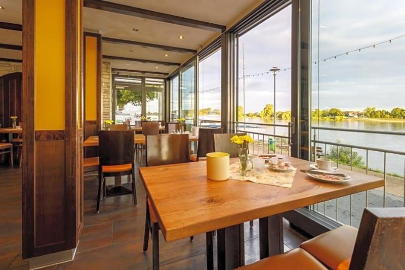Hotel Rheingold image